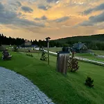Vydrovy Boudy, Hotell Pec pod Snezkou